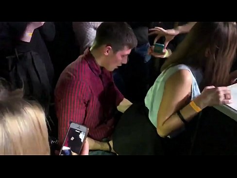 ❤️ Sesso reale in un nightclub russo. Ragazza russa di 18 anni nell'ano e nella vagina scopata in un nightclub ️❌ Video di sessoal it.rex-porn-com.ru ️❤